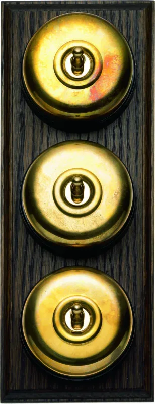 Triple Period Switch on a Triple Oak Pattress