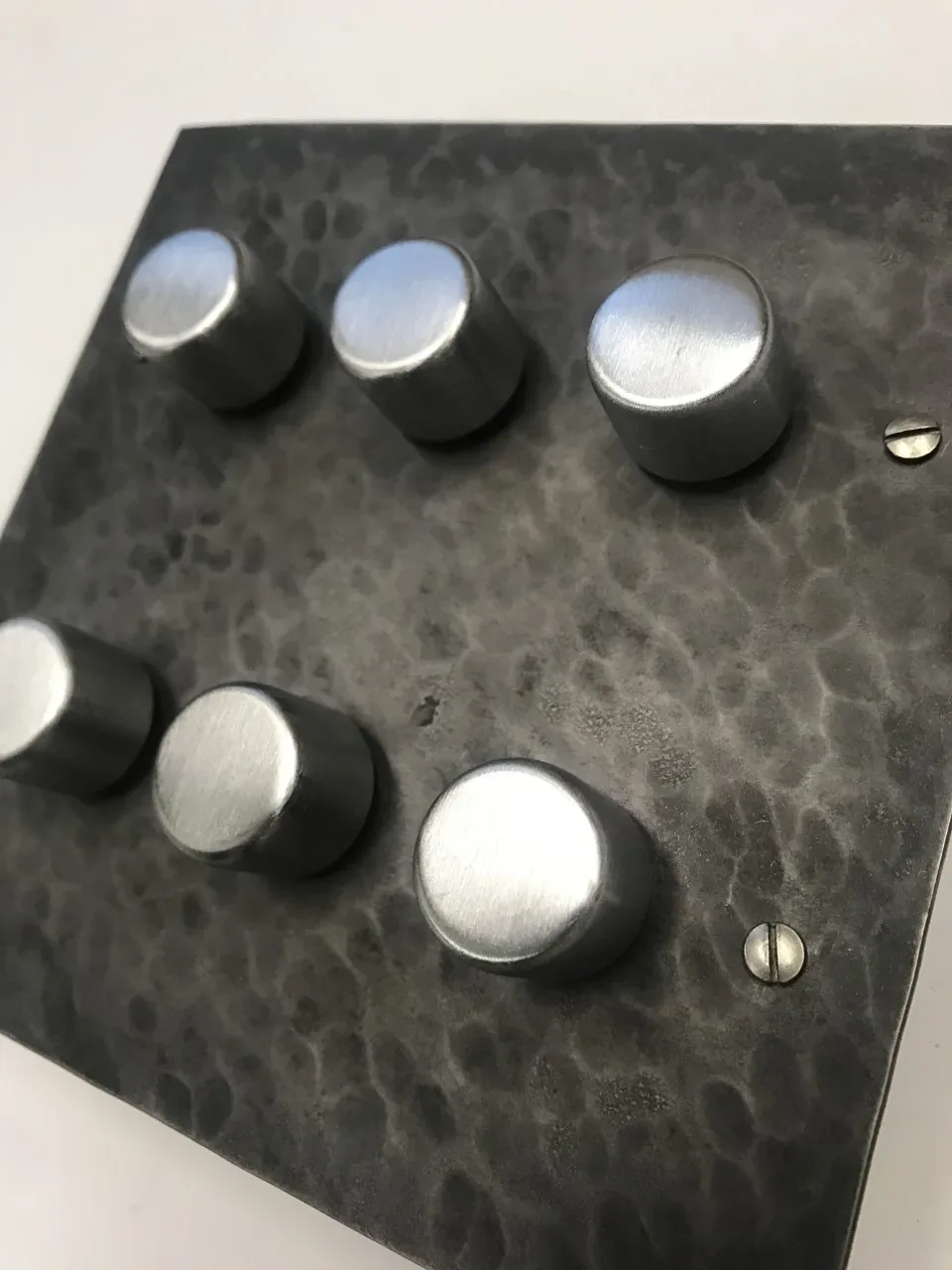 6 gang 60-400W dimmer